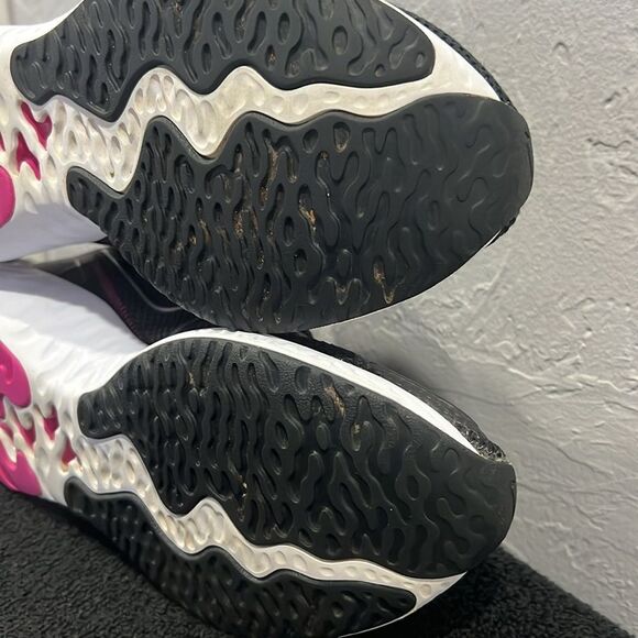 🔥🔥NIKE Renew Run Running Shoes Sneakers Black/Hot Pink Women Sz 11 - PERFECT - Picture 12 of 13